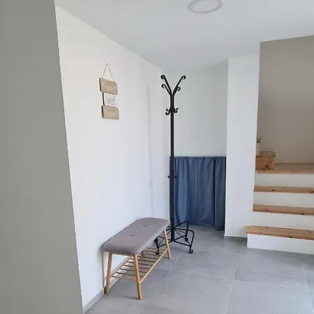 Apartment House Mutvoran